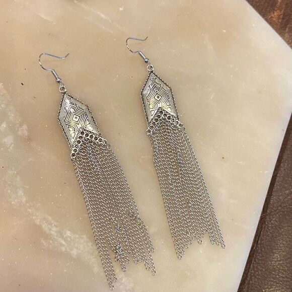 Silver antique like rustic dangle earrings - Picture 1 of 3